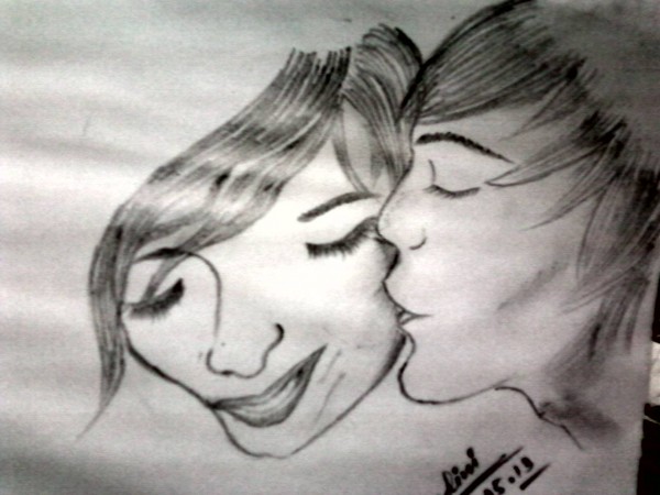 Pencil Sketch Of A Kissing Couple