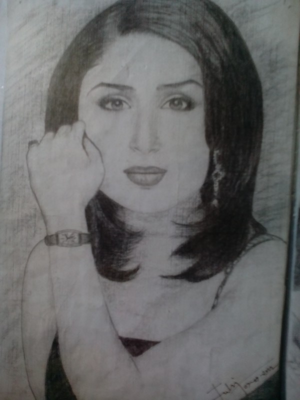 Pencil Sketch Of Kareena Kapoor - DesiPainters.com