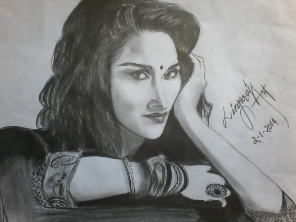 Pencil Sketch Of Shradha kapoor - DesiPainters.com